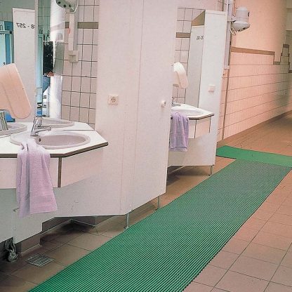 green kumfi flex anti clip mat in washroom