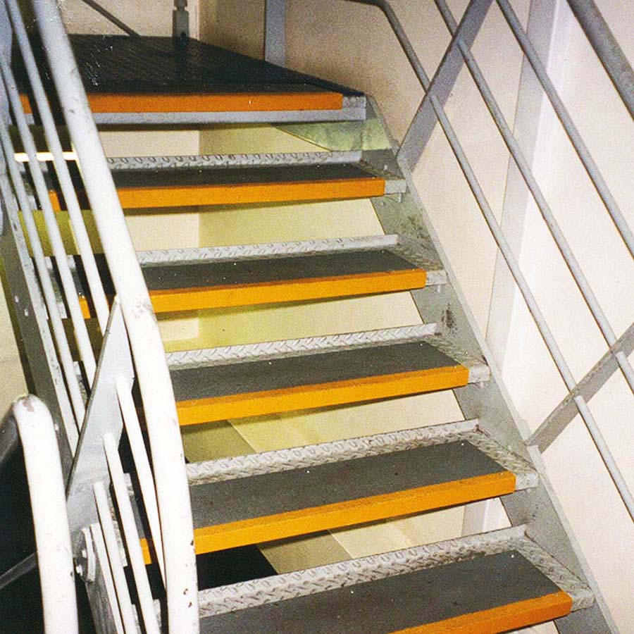 3282_duragrip-stair-treads-steps-tread-weather-water-oil-chemical-resistant-proof-non-anti-slip-internal-external-fire-escape-entrance- (7)