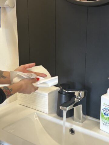 Flushable hand towels